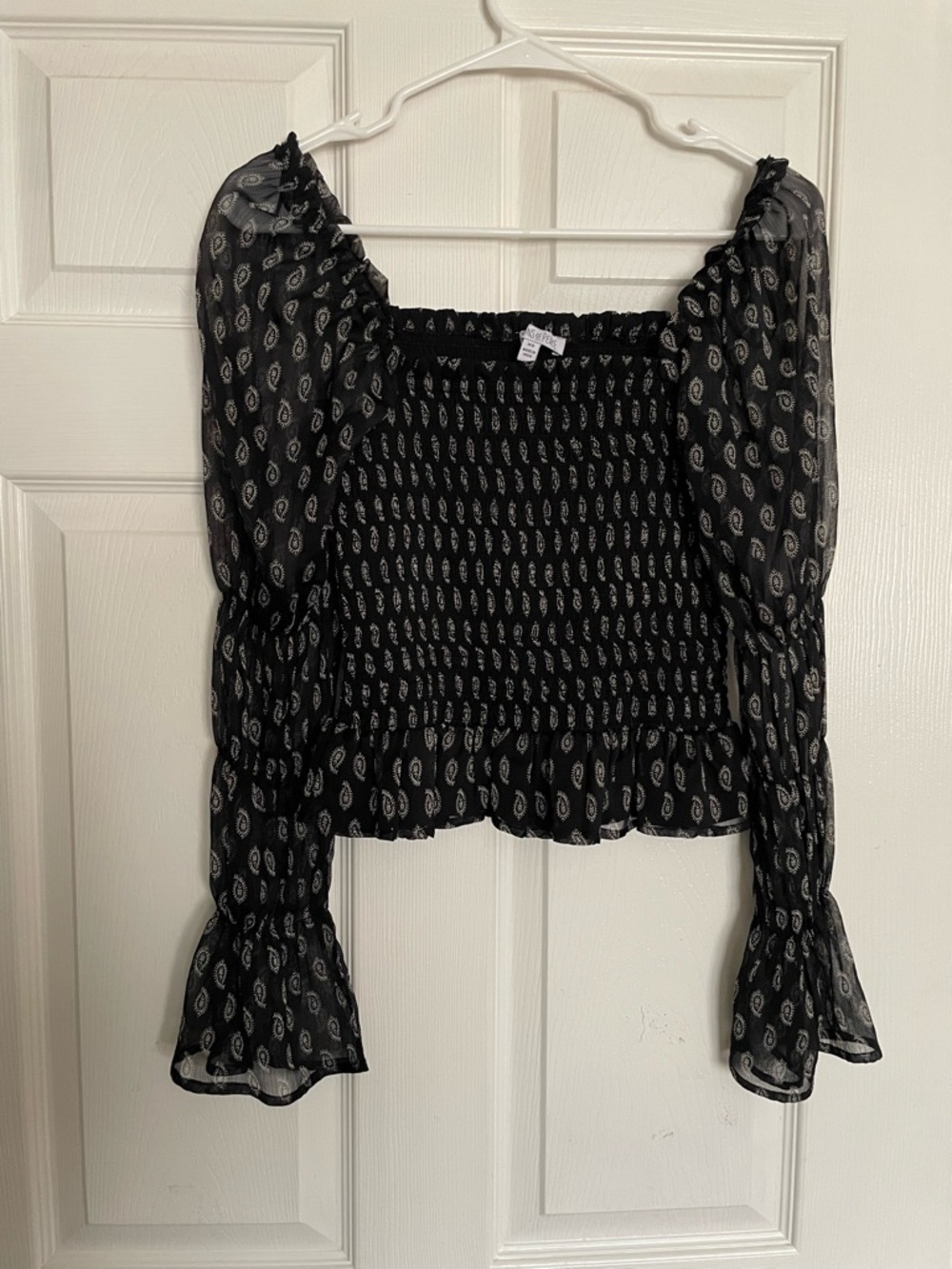 Patrons of Peace Women’s Size XS Black Paisley Smocked Cropped Blouse